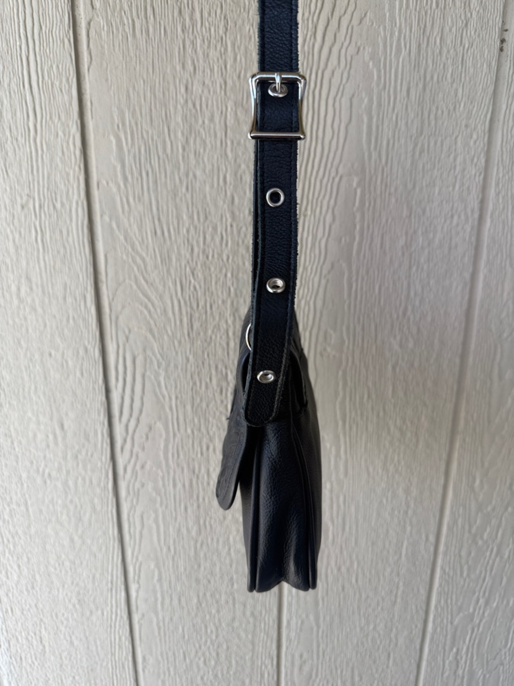Harley-Davidson Black Embossed Floral Leather Crossbody - Picture 5 of 10